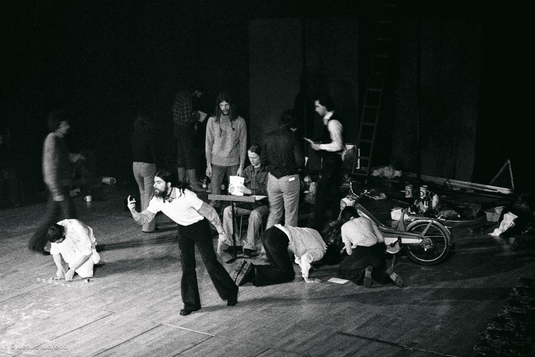 1977 John Armleder et le groupe Ecart à Patiño © Jesus Moreno Collection Laura tanner