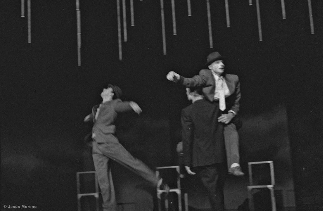 1991. Sequenzas/ Cantus Planus, co-production Vertical Danse – Ensemble Contrechamps. © Jesus Moreno