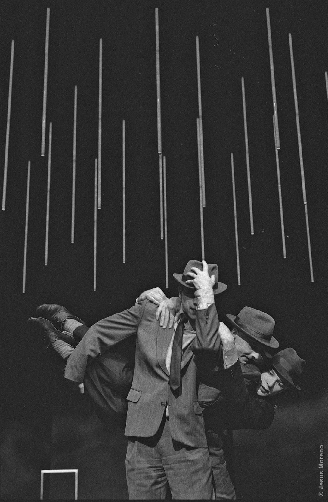 1991. Sequenzas/ Cantus Planus, co-production Vertical Danse – Ensemble Contrechamps. © Jesus Moreno