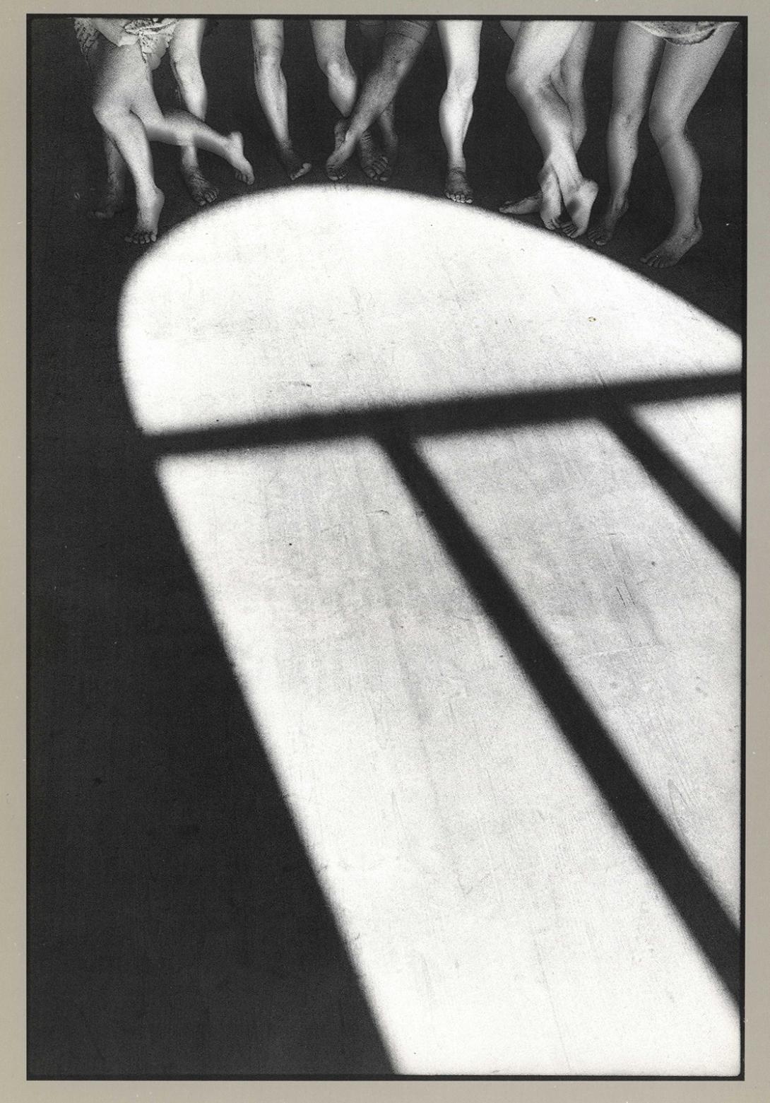 1991. Sequenzas/ Cantus Planus, co-production Vertical Danse – Ensemble Contrechamps. © Jesus Moreno