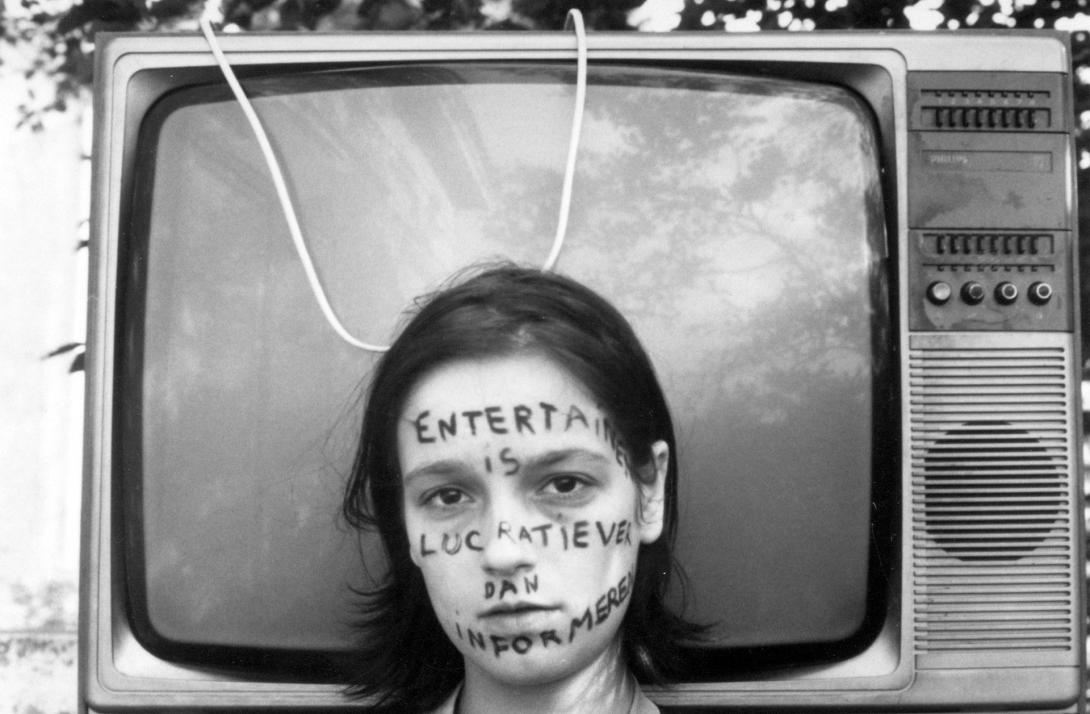 1995. Cindy Van Acker. Théâtre de l'Usine