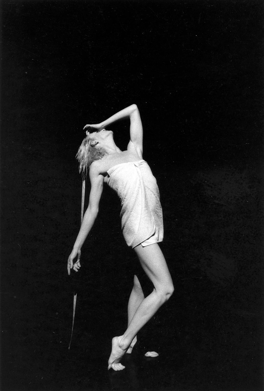 1997. La Ribot. © Isabelle Meister