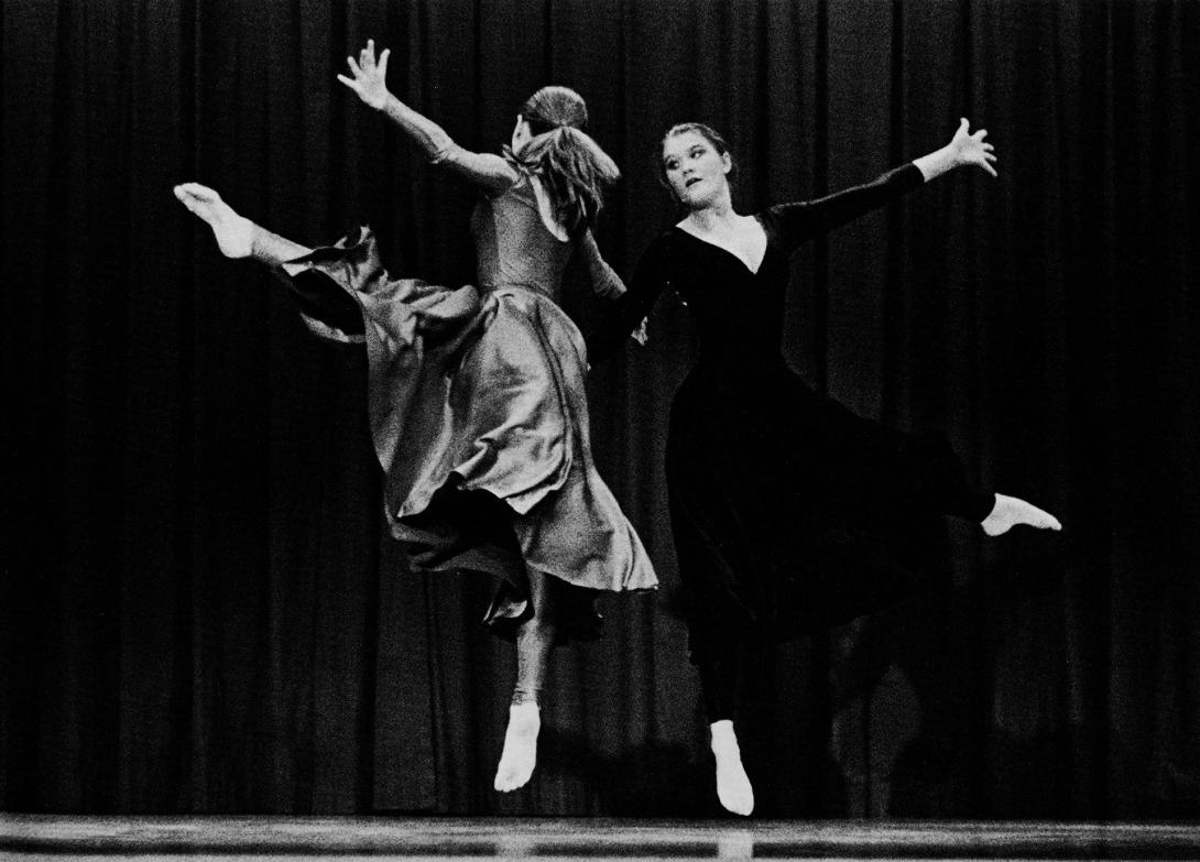 Prisca Harsch et Fiona Sanmartin (de dos). © Michel Blanc